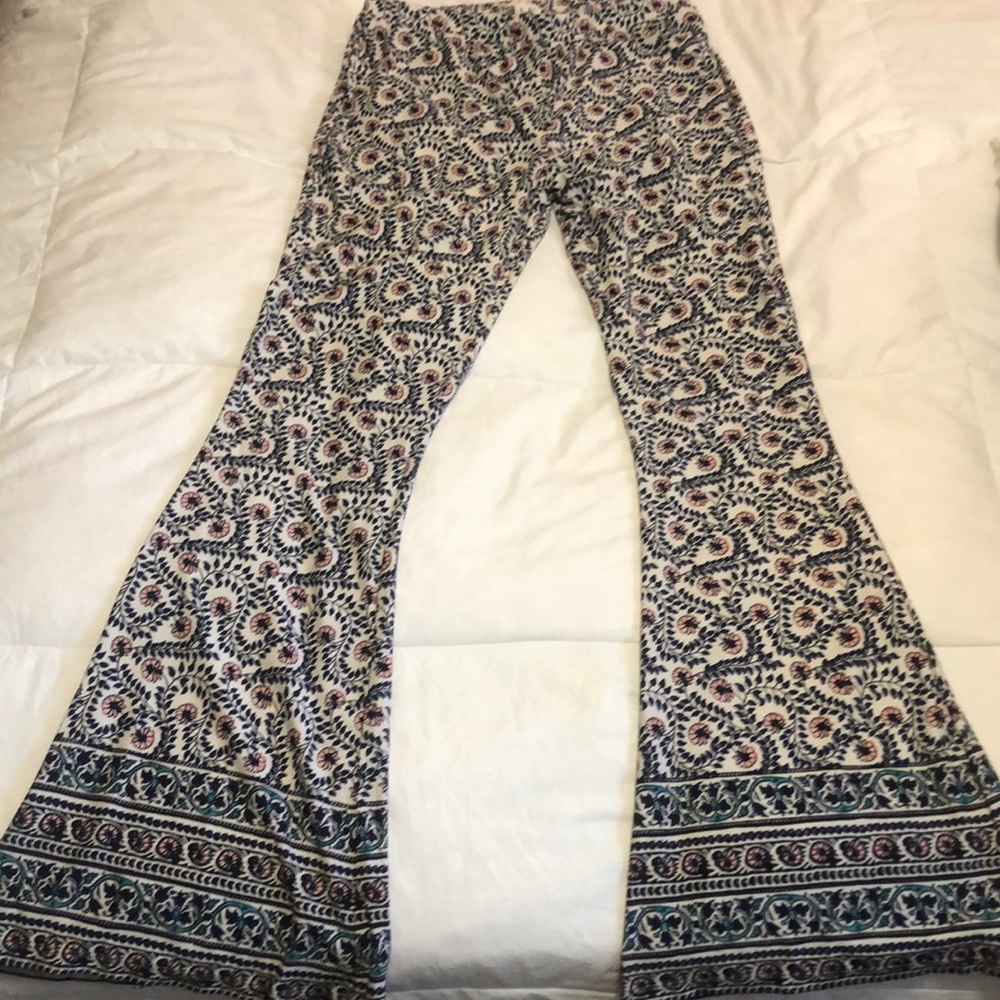 About a Girl Flare Floral Patterned Pants Size L